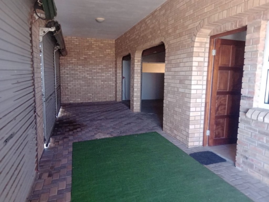 6 Bedroom Property for Sale in Aston Bay Eastern Cape